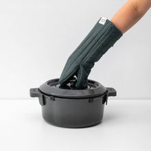 Load image into Gallery viewer, Linen Tales Oven Mitt