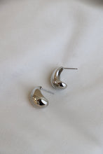 Load image into Gallery viewer, Bonnie Chunky Teardrop Studs | Silver