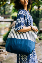 Load image into Gallery viewer, Deep Waters Cabana Tote