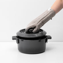 Load image into Gallery viewer, Linen Tales Oven Mitt