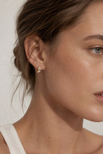 Load image into Gallery viewer, Lumi Cz Cluster Earrings| Gold