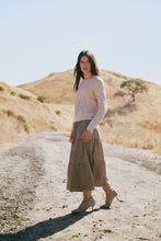 Load image into Gallery viewer, Scallop Sweater | Parchment
