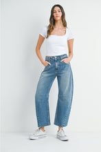 Load image into Gallery viewer, JBD The Seamed Barrel Jean | Medium Wash
