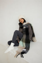 Load image into Gallery viewer, The Alpaca Beanie | 2 Colors Available
