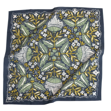 Load image into Gallery viewer, Handker Amelia Bandana

