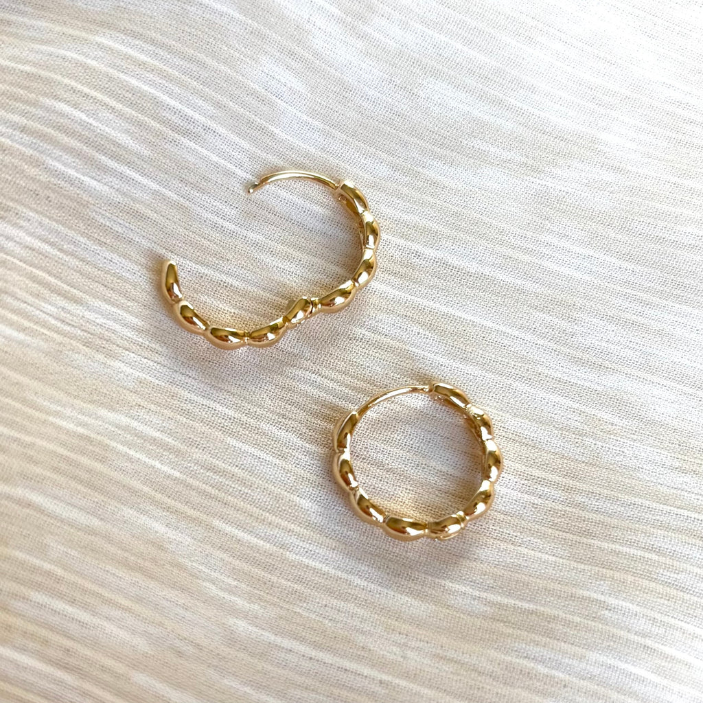 Wavy Hoop Earrings | 18k Gold