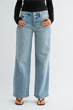 Load image into Gallery viewer, Just Black Denim Mid Rise Slim Wide Leg | Light Wash
