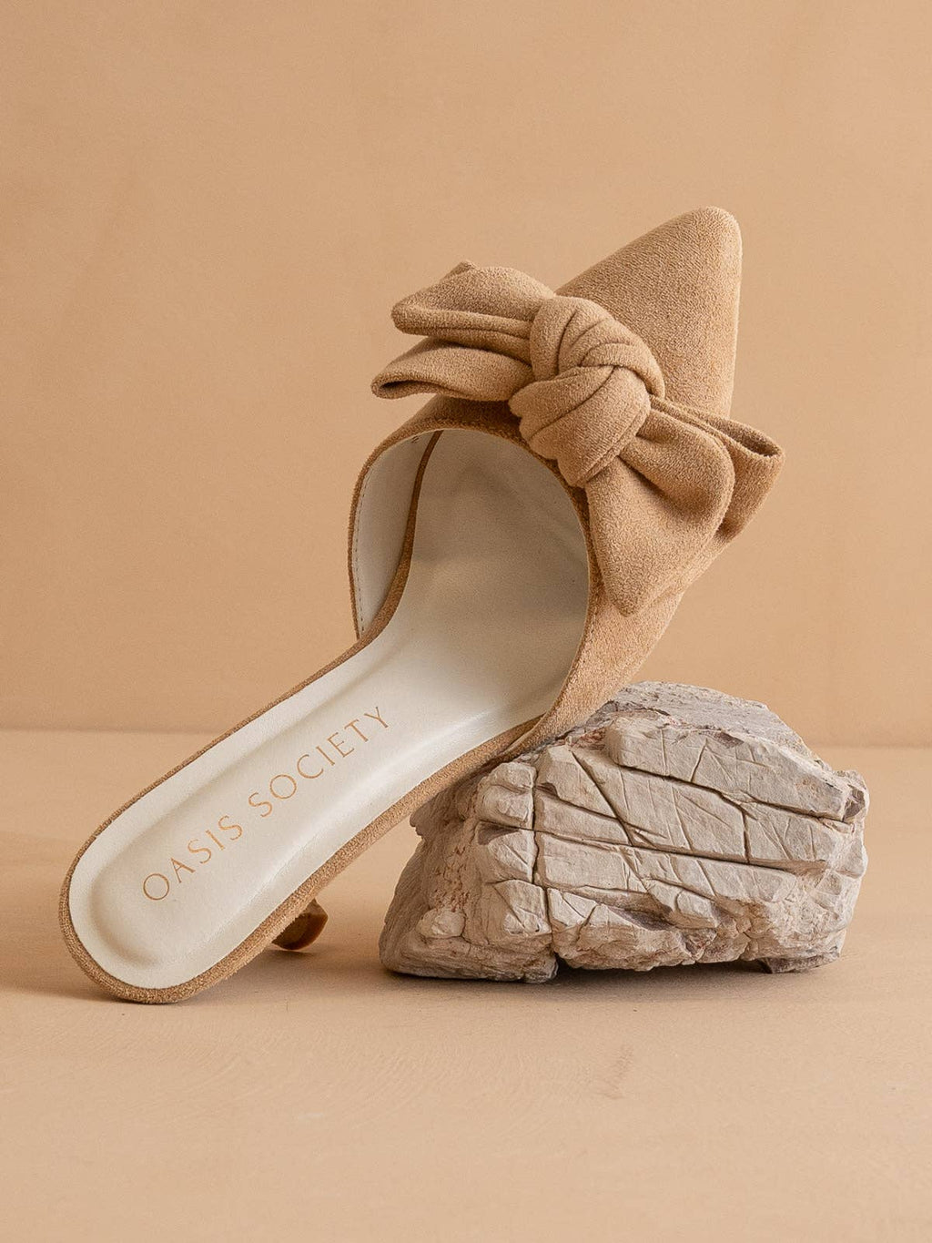 The Jane | Sand Pointed Toe Bow Accent Kitten Heel