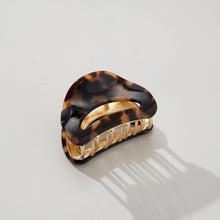 Load image into Gallery viewer, Nadia Vintage Curved Metal Claw Clip | Medium
