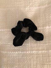 Load image into Gallery viewer, Velvet Knot Scrunchie
